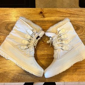Sorel White Woman’s Faux Fur Snow Boots